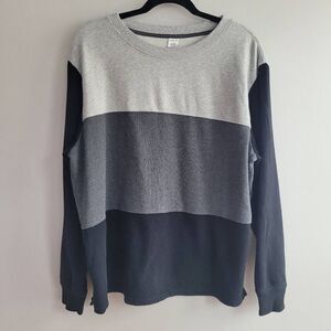 TomboyX 100% cotton colorblocked grey black crew neck sweater modern minimalist